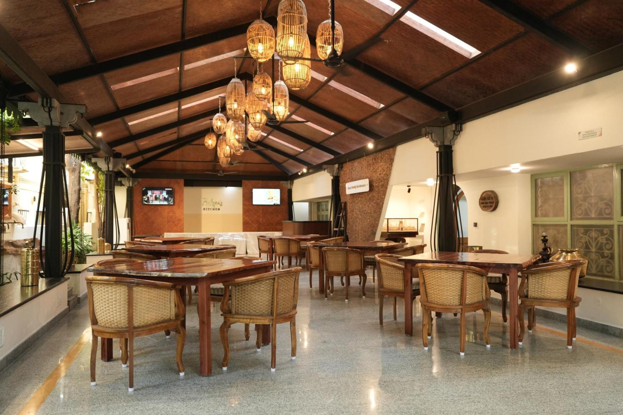 Hanu Reddy Residences Poes Garden Chennai Exterior photo