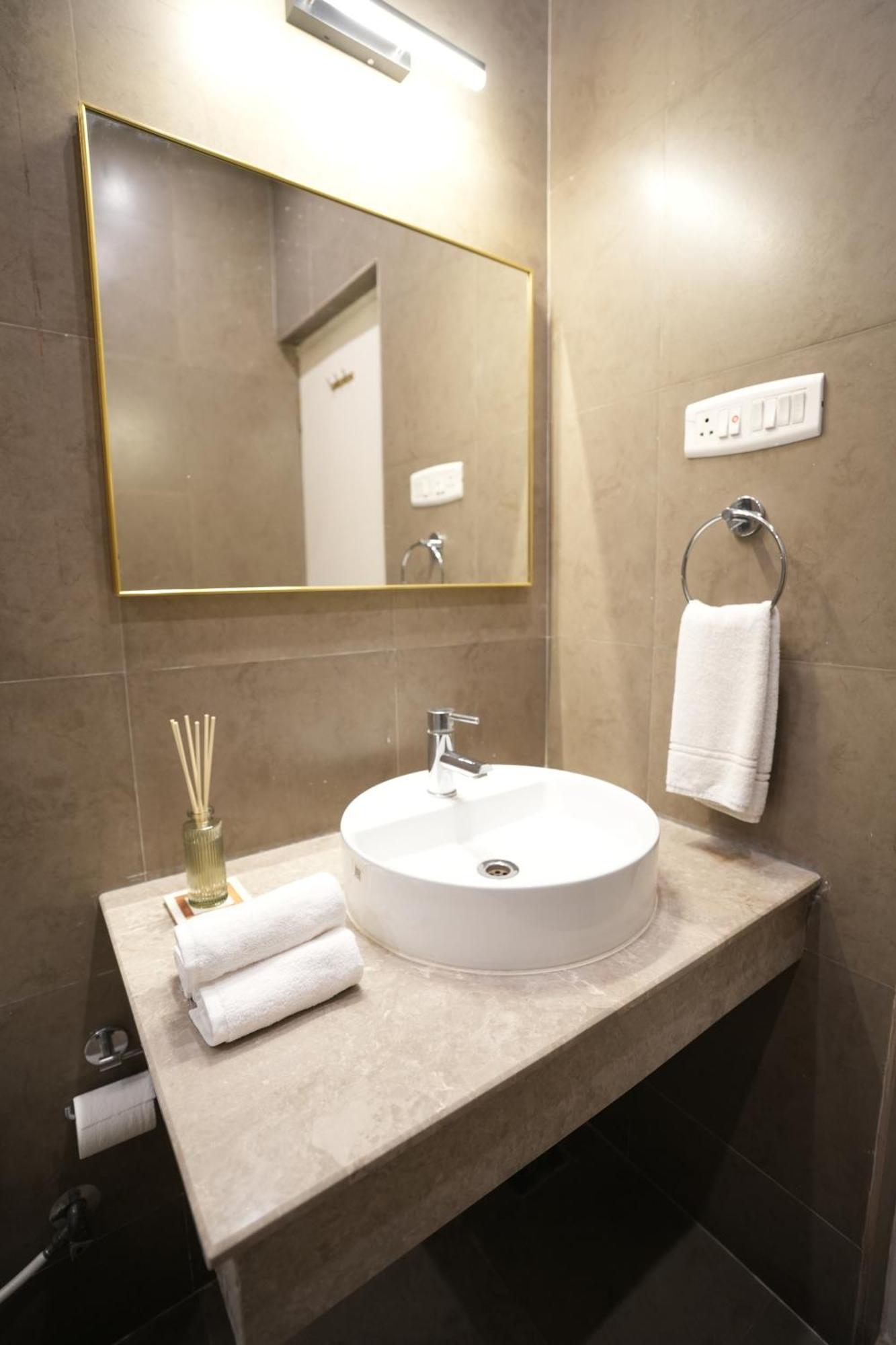 Hanu Reddy Residences Poes Garden Chennai Exterior photo